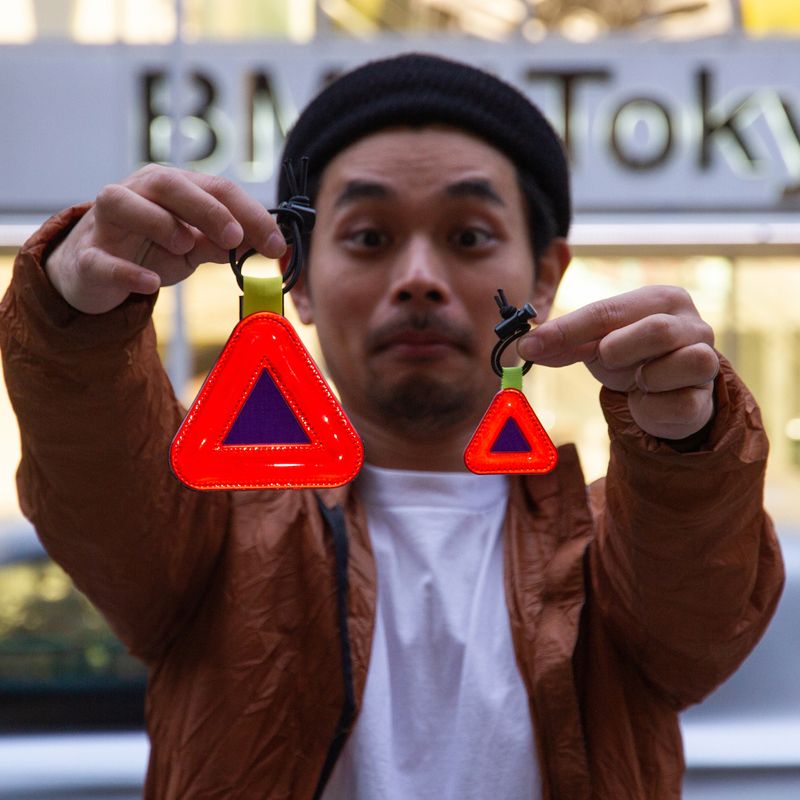 Bluelug - Mini Triangle Reflector (Neon Red)