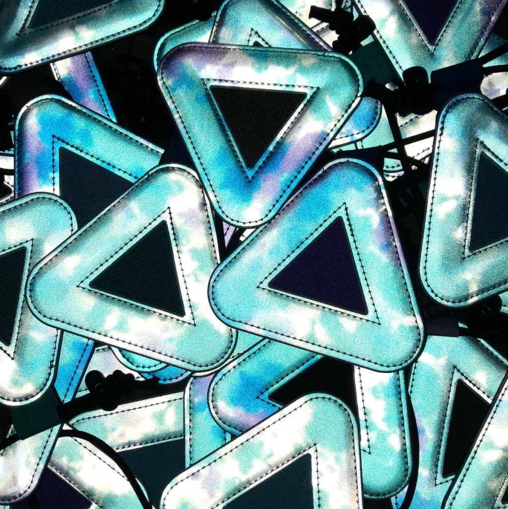 Bluelug - Triangle Reflector (sherbet)