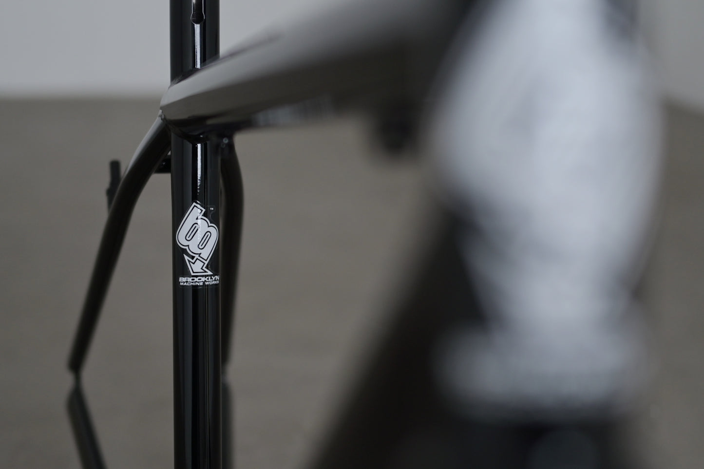 Brooklyn Machine Works - Gangster V.4 (gloss black)