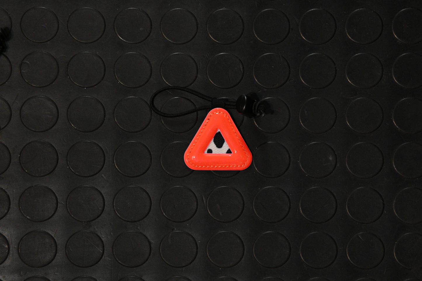 Bluelug - Mini Triangle Reflector (Neon Red)