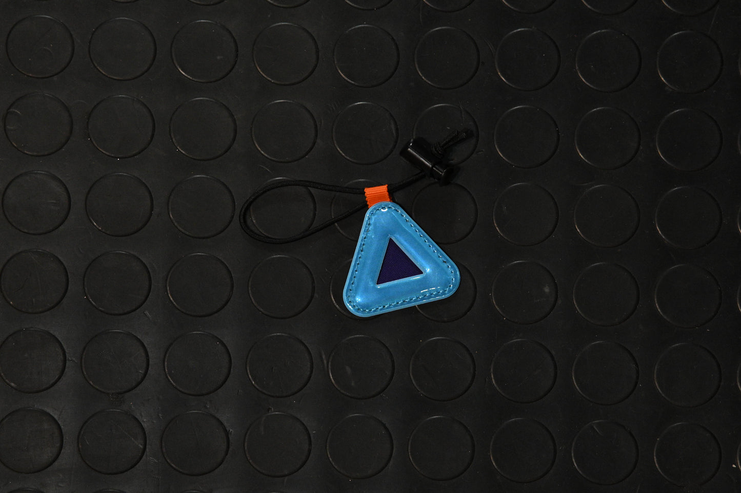 Bluelug - Mini Triangle Reflector (Light Blue)