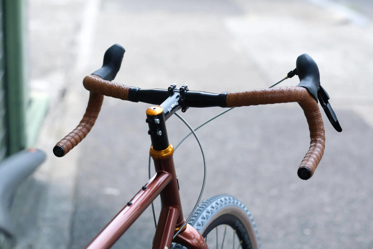 Simworks - Wild Honey Bar (black)